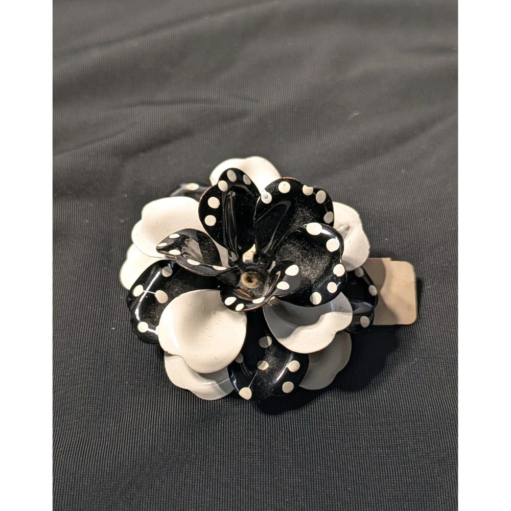 VTG 1960s Mod Black & White Polka Dot Enamel Flower Brooch Pin NOS